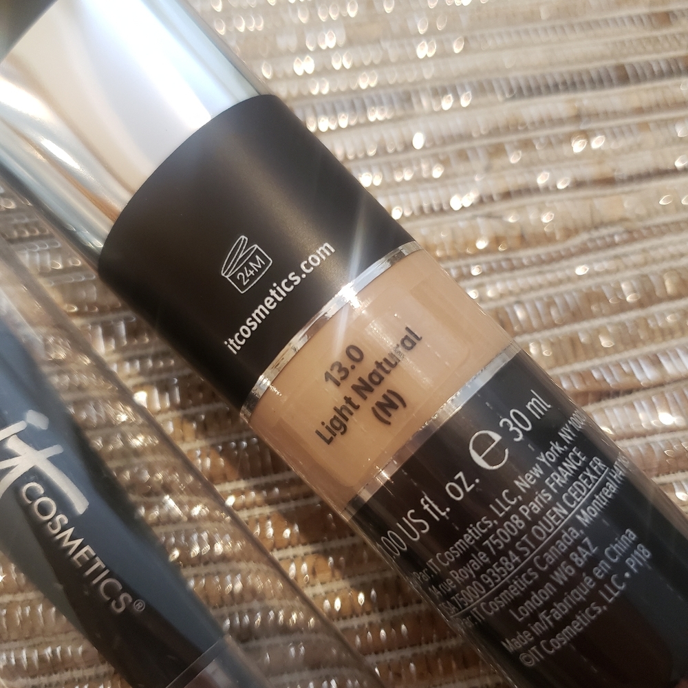 IT Cosmetics 2pc Set - Picture 10 of 11